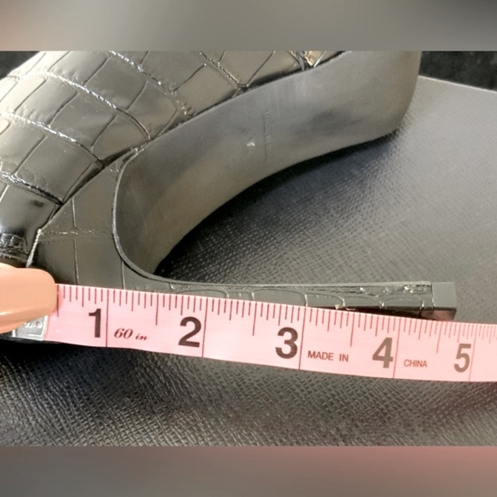 Steve Madden Black Leather Crocodile Heels - Picture 11 of 12